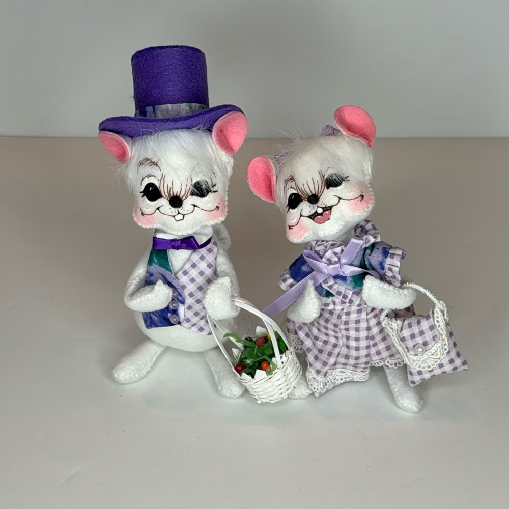 Annalee Easter Spring pair of white mice